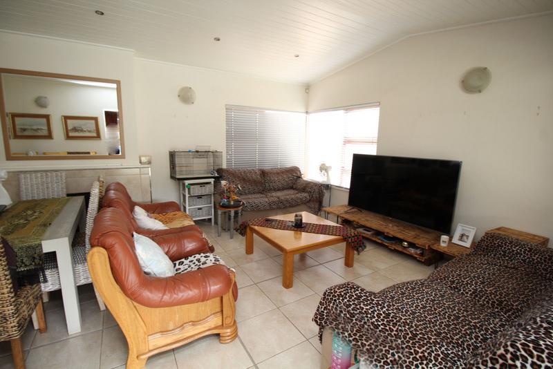 To Let 3 Bedroom Property for Rent in Bloemhof Western Cape